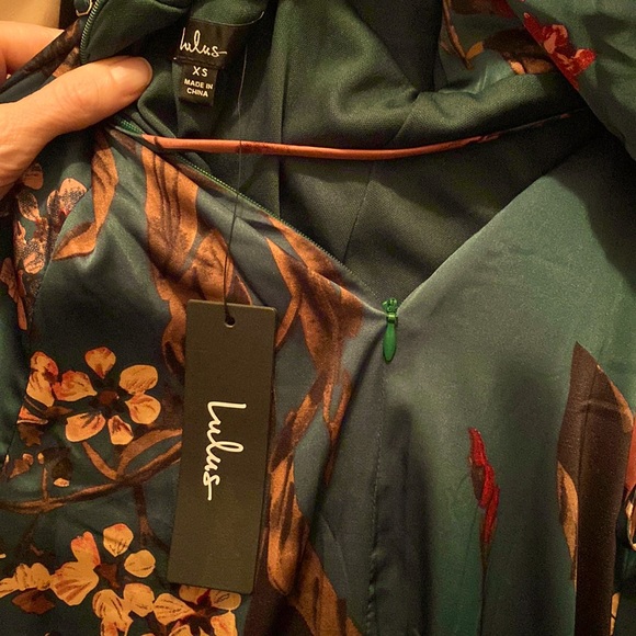 Green Floral Print Satin Maxi Dress - Lulus - XS - NWT - Picture 4 of 4